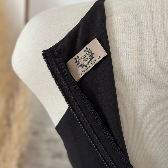 Custom made midi dress in black. Size S/M. Katrina Tuttle for sweet pea - Picture 4 of 9